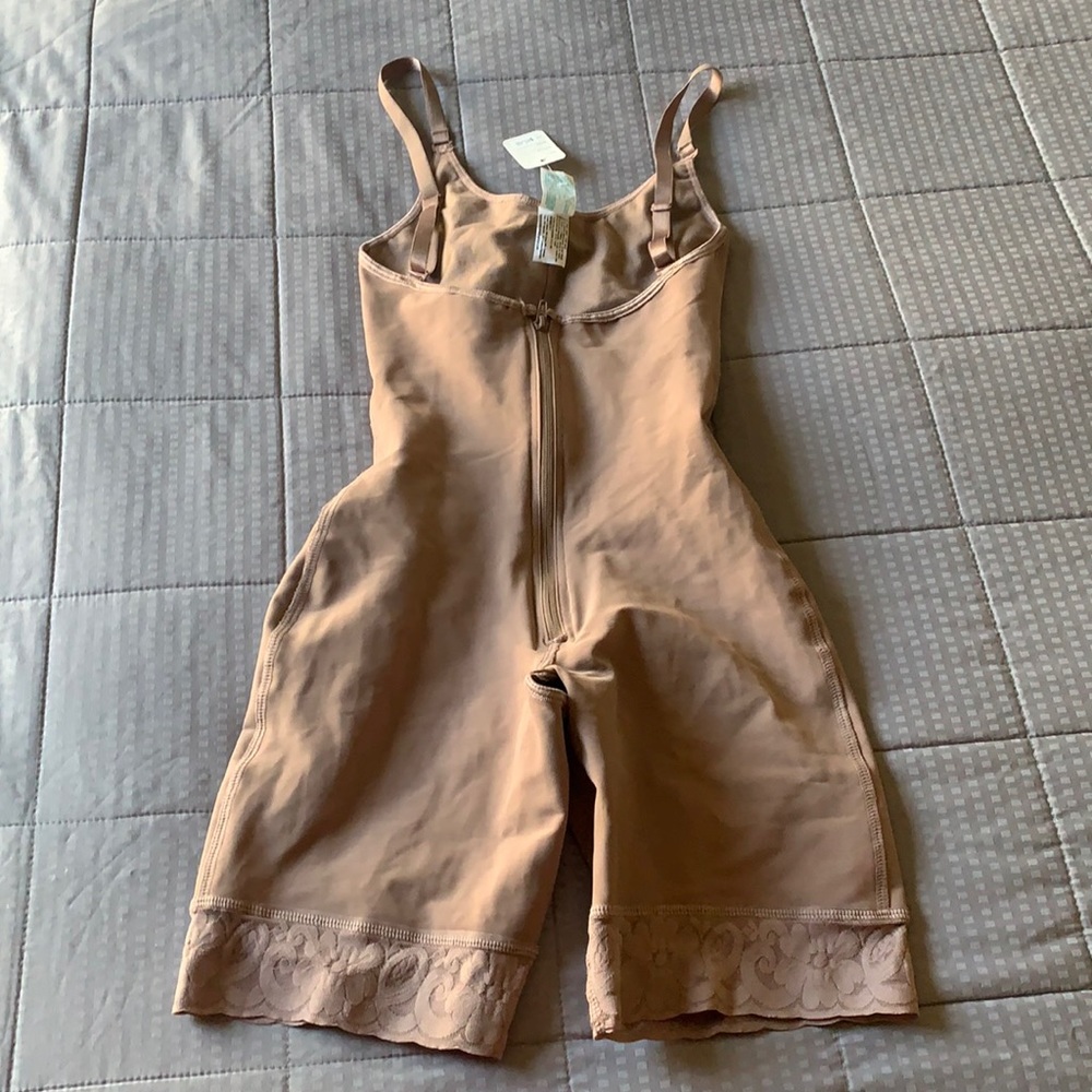 Belladonna Colombian Faja